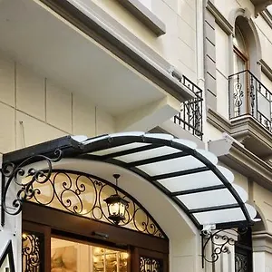 فندق ميرورز